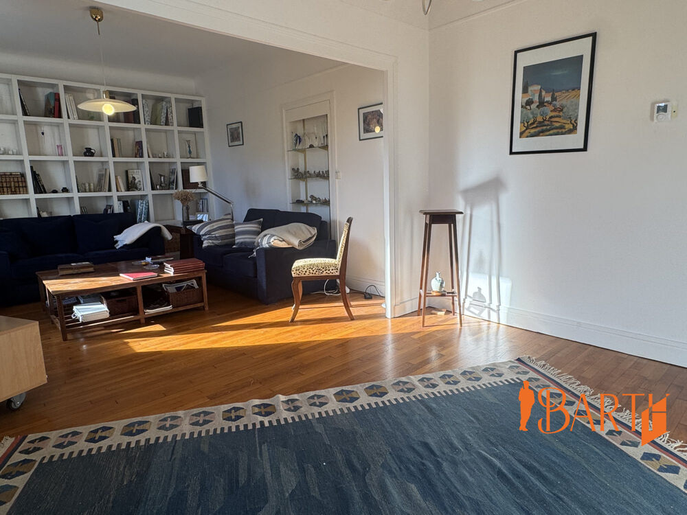 Secteur Marais Rue Charlet Appartement type 4 avec parkings et t
