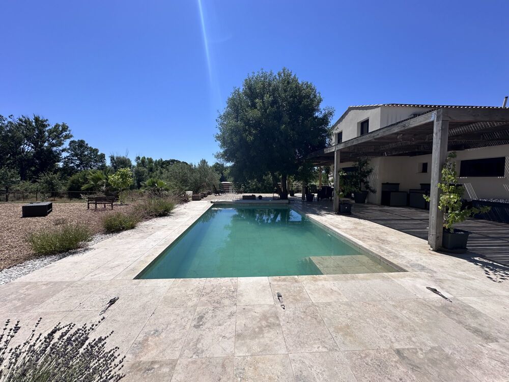 À vendre, superbe mas érigée sur une propriété d'exception.