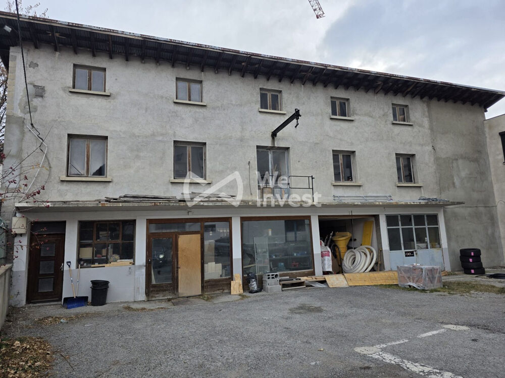   Local professionnel ou entrepôt ou logements 