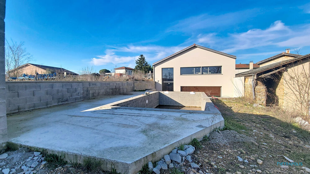 Maison en plateau - 200 m2 habitables - Piscine