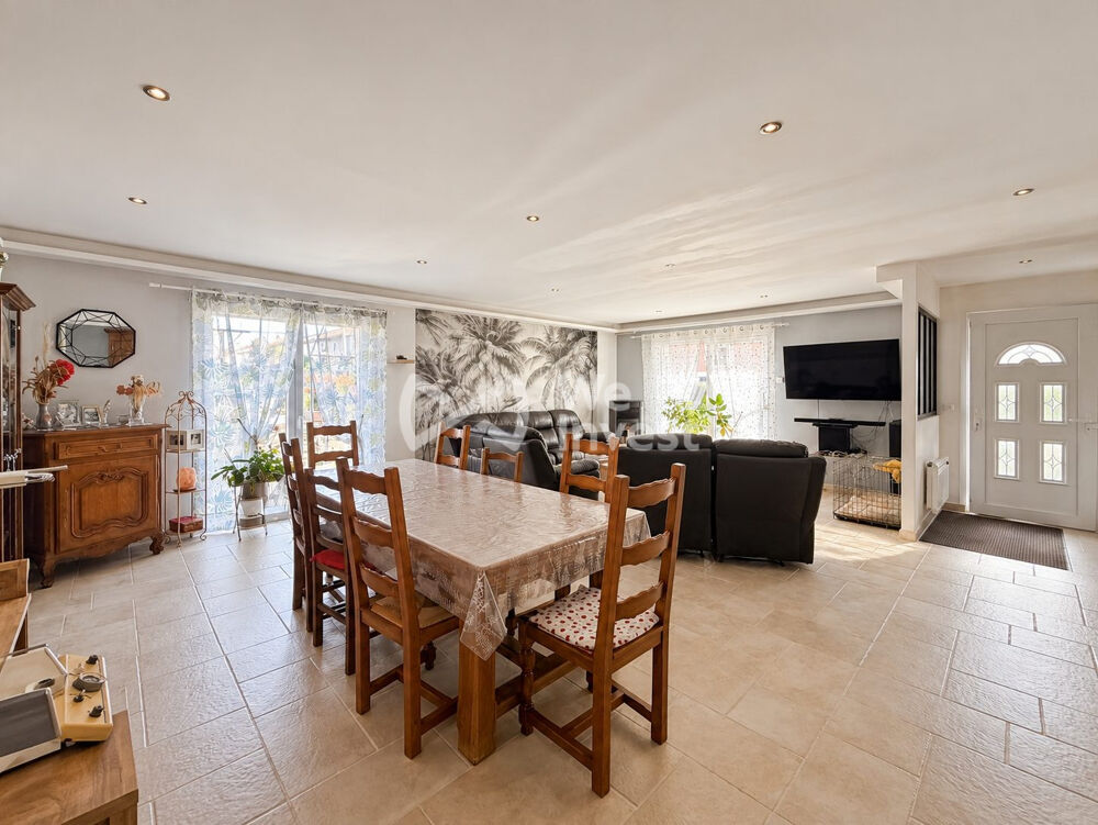 Vente Maison Maison de plain-pied – 3 chambres, grand espace de vie et gara Beaufort-en-argonne