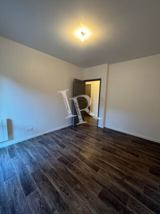  Appartement à louer 2 pièces 55 m²