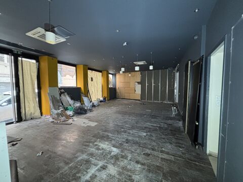 &Agrave; louer : Local id&eacute;al pour un restaurant ! 1200 87000 Limoges