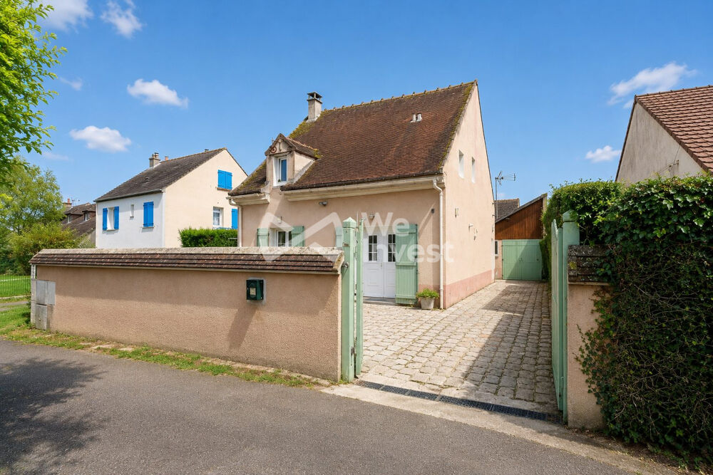 VILLENEUVE LE COMTE : maison individuelle avec 3 chambres et jar