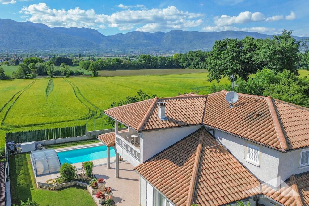 Maison 6 pièces 207 m² · à Ornex · 207 m² · 1 060 000 €