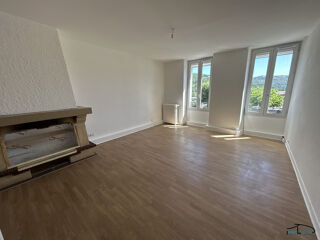  Appartement à louer 3 pièces 104 m²