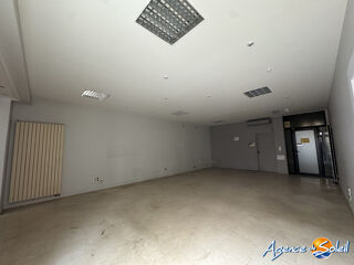   Local commercial sur plusieurs niveaux – Bureaux, garages et e Béziers