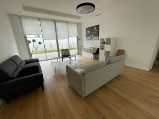  Maison à louer 6 pièces 185 m²