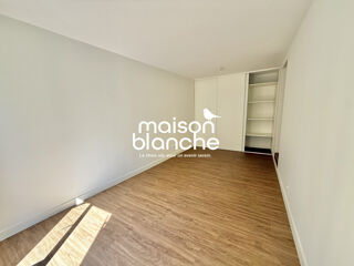  Appartement à louer 3 pièces 76 m²