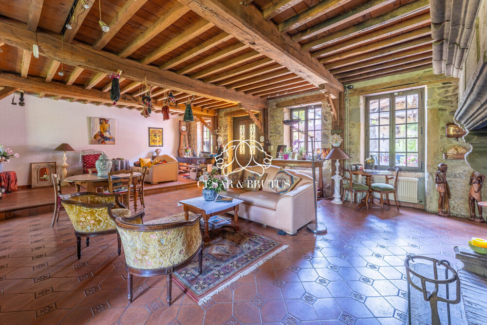 Exclusivité  Maison 7 pièces de 218 m²  Maubec  Deme