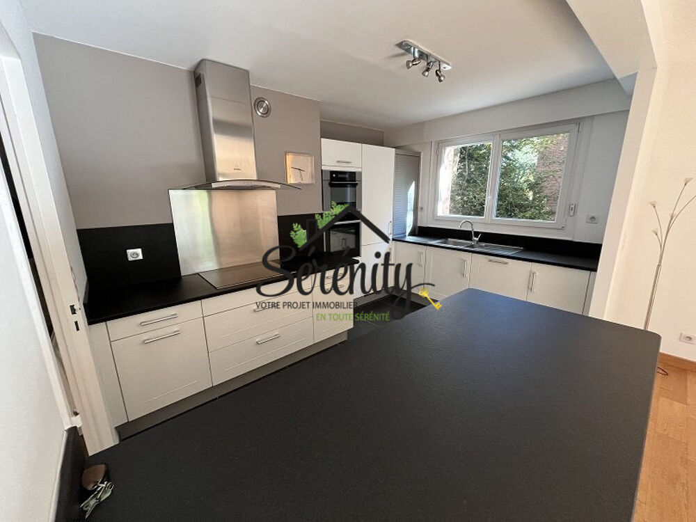 Appartement type 3, 2 chambres, balcons et parking.