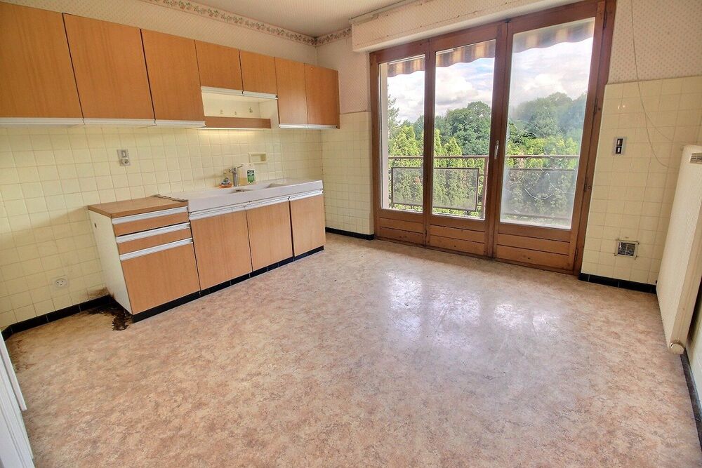 MONNETIER-MORNEX  Maison traditionnelle de 190 m² comprenant