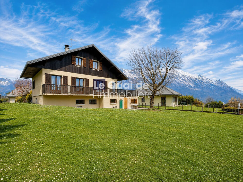 Maison 8 pièces 160 m² · à Châteauneuf · 160 m² · 380 000 €