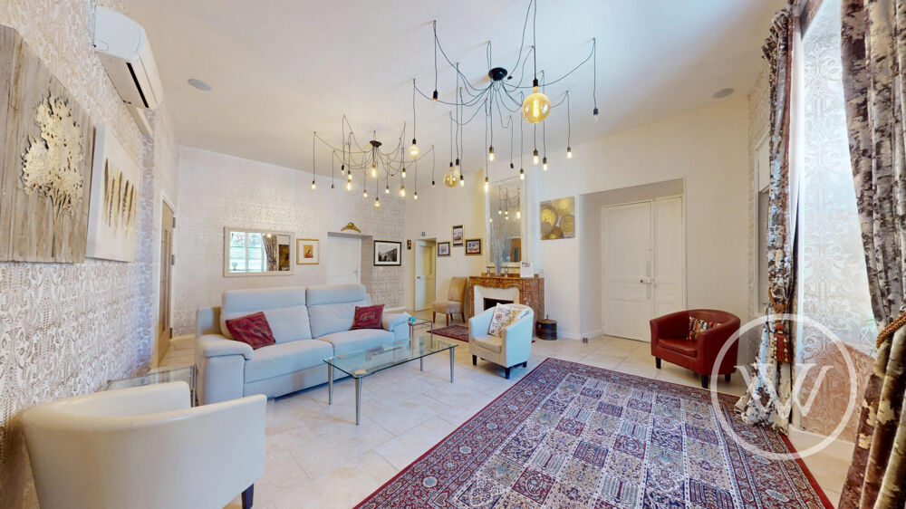 Propriété de caractère (430 m²) niché au coeur de Montolieu