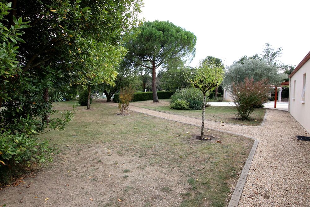 Maison de plain-pied, Fors 7 pièce(s) 192 m2