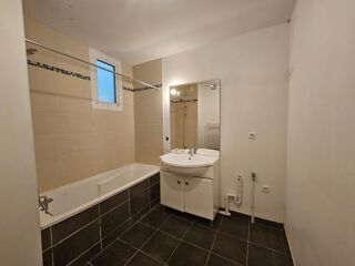  Appartement à louer 3 pièces 60 m²
