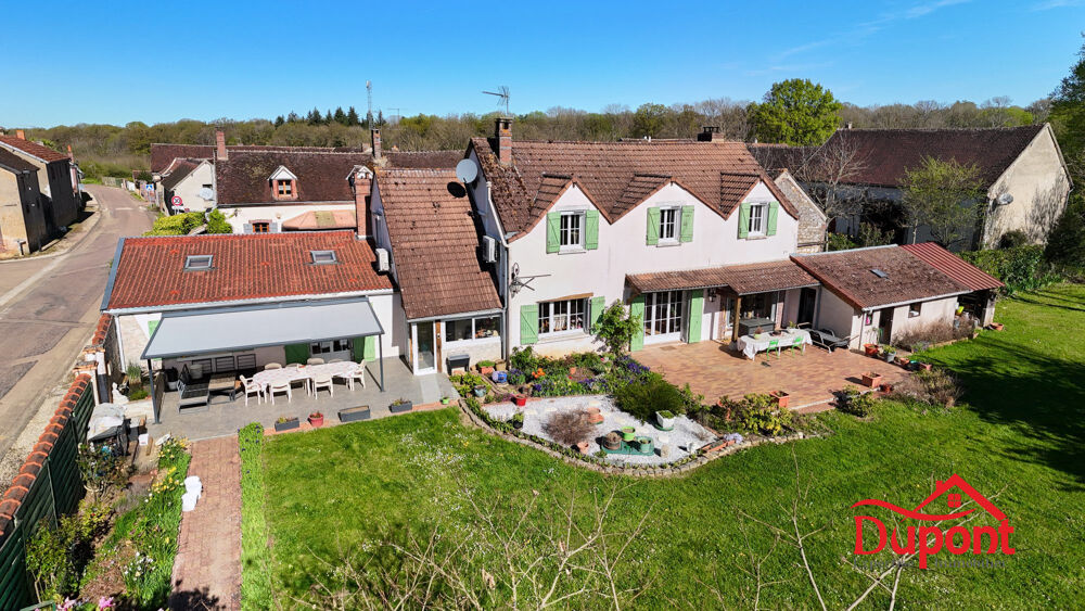 VILLA 198 m², 4 Chambres, Garage, Terrain 8 959 m² proche CHAB