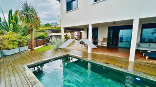 Vente Maison Villa de standing avec piscine et vue panoramique sur l'océan. Saint-leu