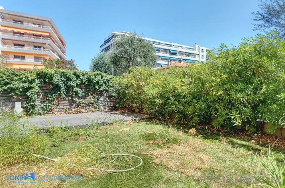 Le Cros de Cagnes, à 100m des plages, face à la place St Pierr