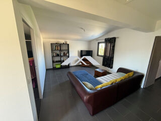  Maison à louer 7 pièces 136 m²