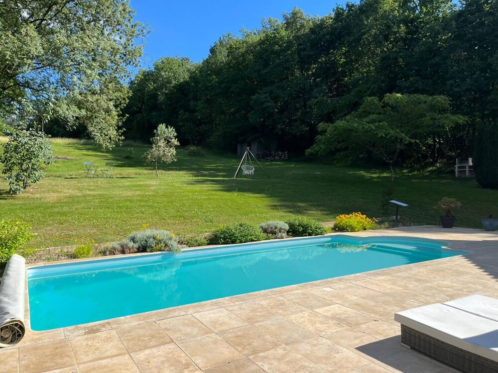 Vente Maison Villa entourée de bois sur terrain d'un hectare Vergt-de-biron