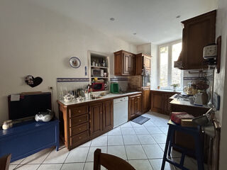  Immeuble � vendre 15 + pi�ces 561 m�