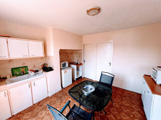  Immeuble  vendre 15 + pices 170 m