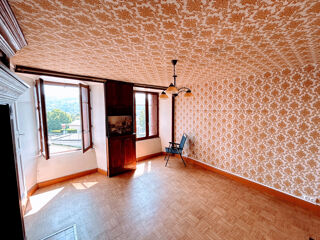 Immeuble  vendre 15 + pices 170 m