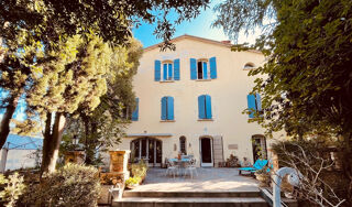  Maison à vendre 15 + pièces 1100 m²