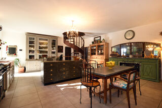  Maison à vendre 15 + pièces 1100 m²