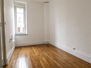  Appartement à louer 4 pièces 76 m²