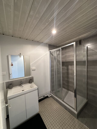  Appartement à louer 3 pièces 75 m²