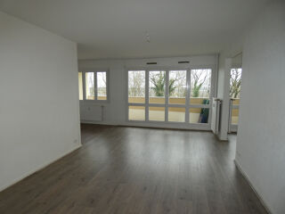 Appartement à louer 5 pièces 90 m²