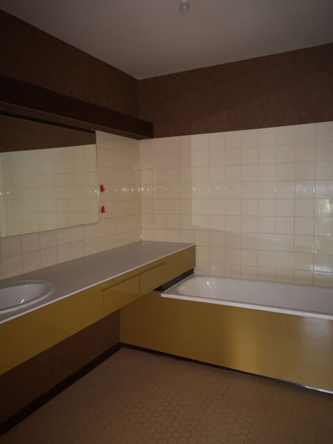  Appartement � louer 4 pi�ces 107 m�