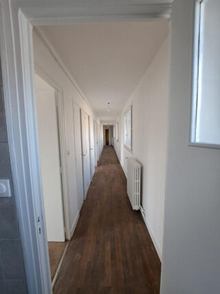  Appartement à louer 4 pièces 119 m²