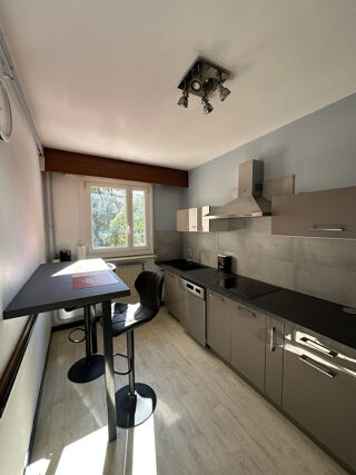  Appartement à louer 3 pièces 75 m²