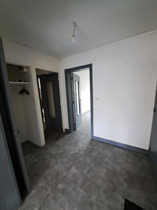  Appartement à louer 3 pièces 69 m²