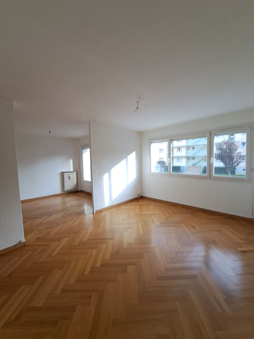 Location Appartement rue Washington - St MAX St max