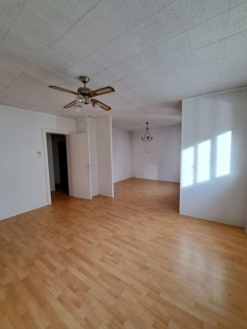 Vente Appartement À vendre   Appartement 4 pièces avec balcons et cave   Saint-Max, quartier Jean XXIII St max