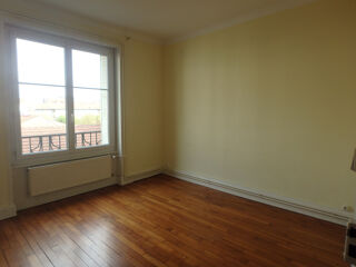  Appartement à louer 3 pièces 60 m²