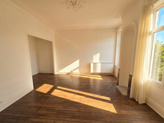  Appartement à louer 3 pièces 80 m²
