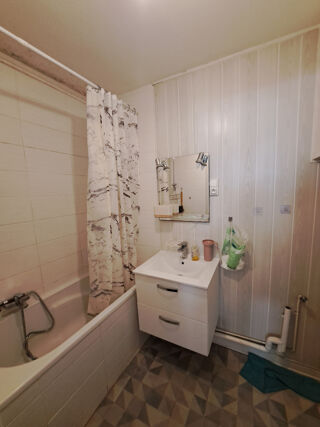  Appartement à louer 4 pièces 65 m²