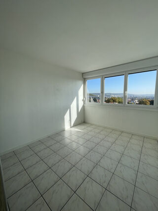  Appartement à louer 3 pièces 58 m²