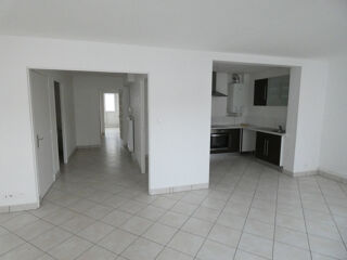  Appartement à louer 3 pièces 81 m²