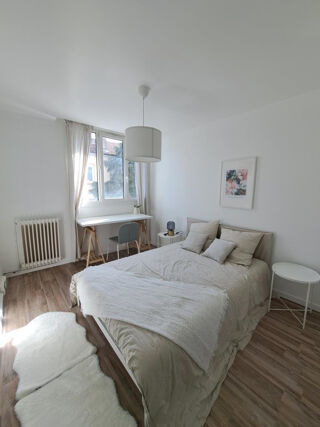  Appartement à louer 4 pièces 66 m²