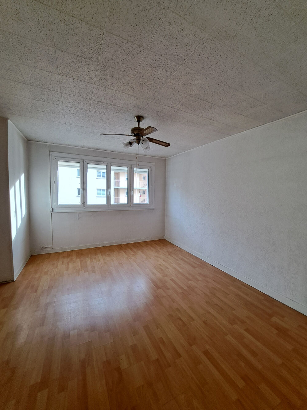Vente Appartement À vendre   Appartement 4 pièces avec balcons et cave   Saint-Max, quartier Jean XXIII St max