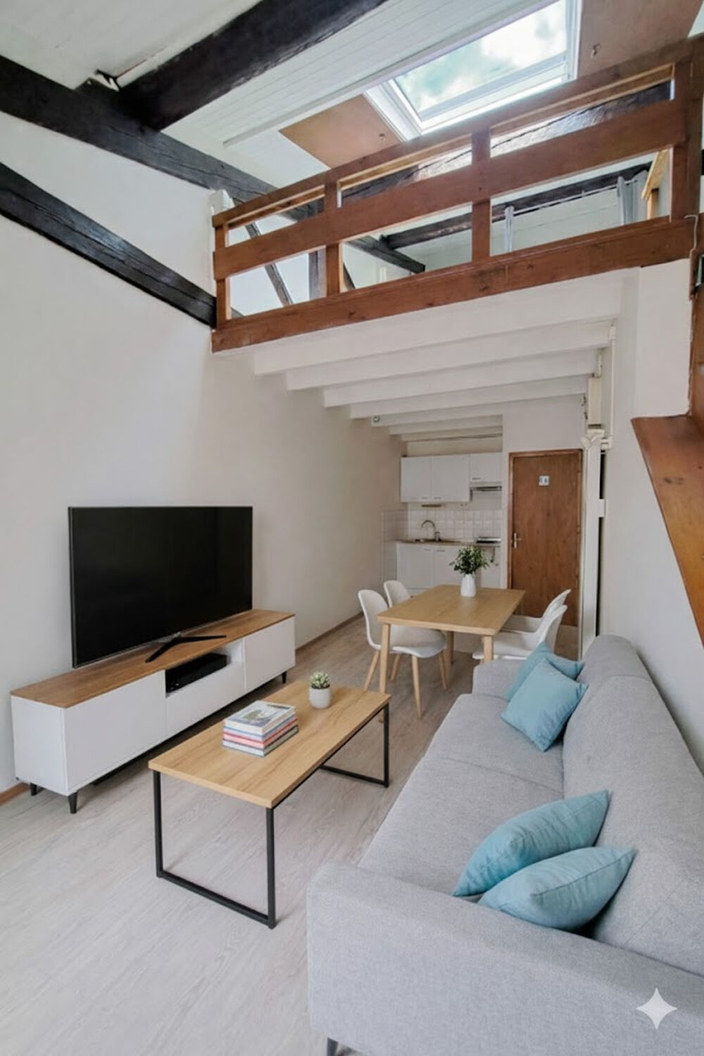 Location Appartement NANCY - RUE ST JULIEN - STUDIO MEZZANINE - NON MEUBLE Nancy