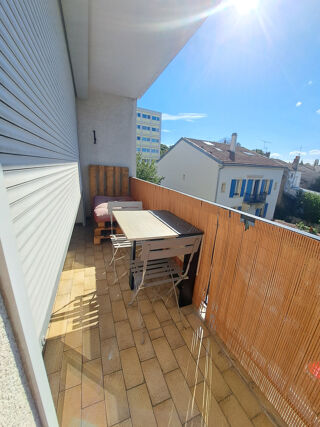  Appartement à louer 4 pièces 66 m²