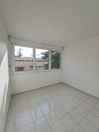  Appartement à louer 3 pièces 58 m²
