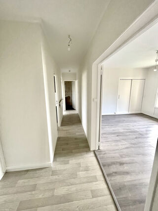  Appartement à louer 3 pièces 57 m²